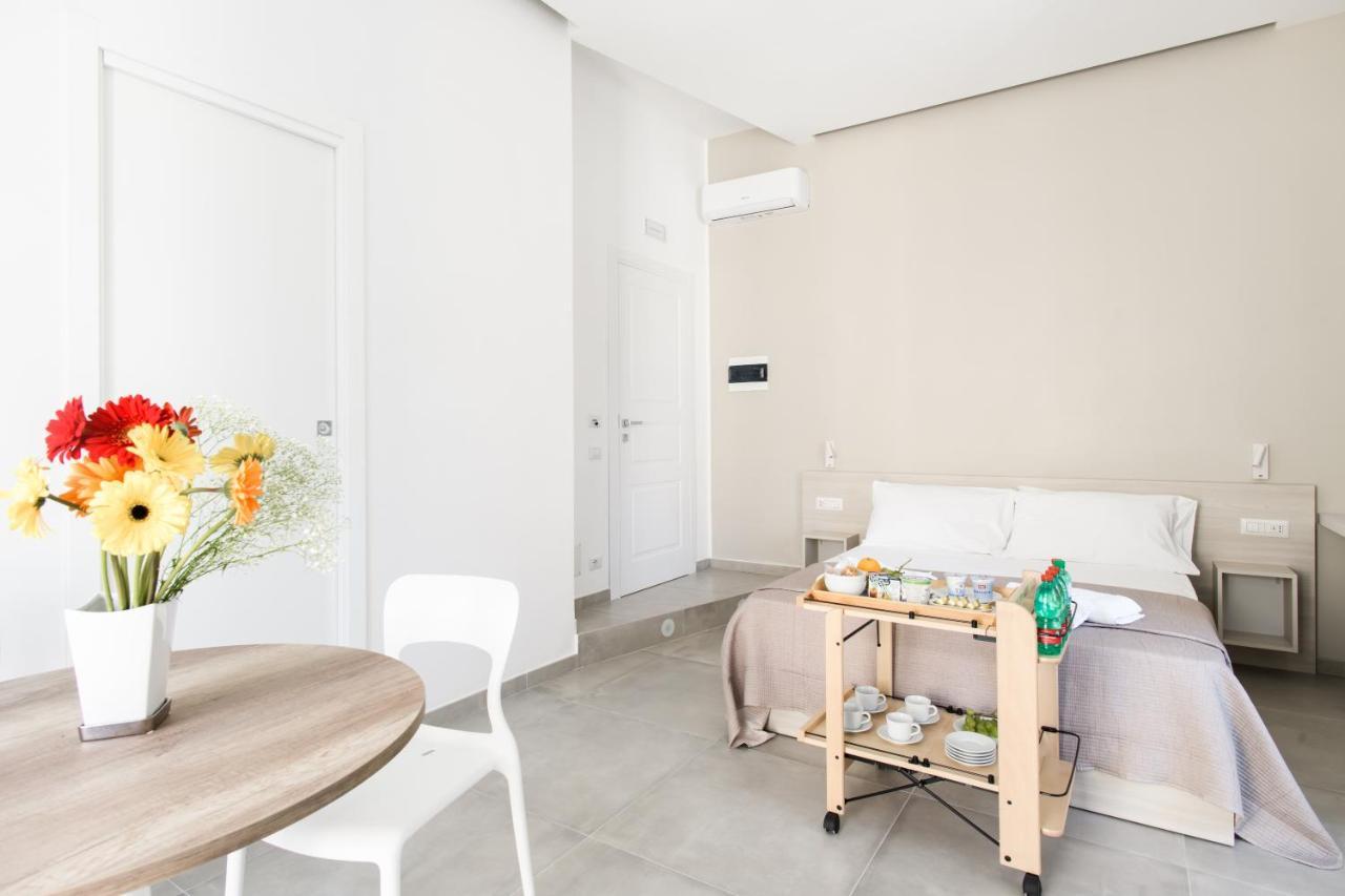 Lux Caracciolo Bed & Breakfast Napoli Bagian luar foto